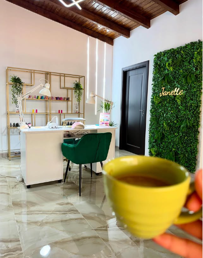 Janette - The Nail Academy